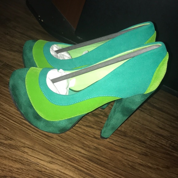 Heels - Picture 2 of 4